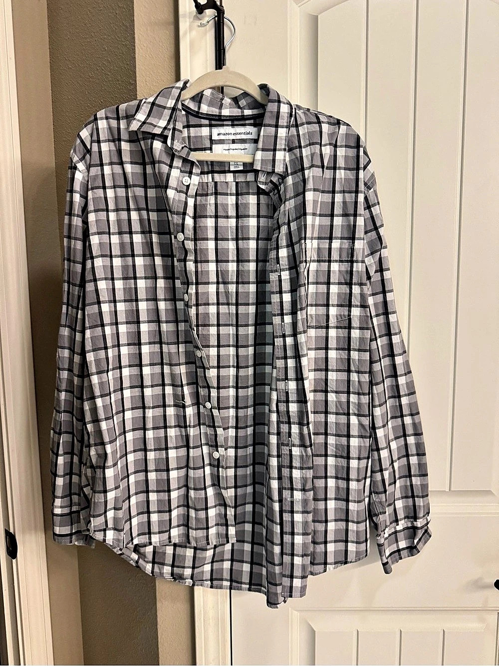 Amazon Essentials Regular-Fit Long-Sleeve Plaid Poplin Shirt Gray & White XL